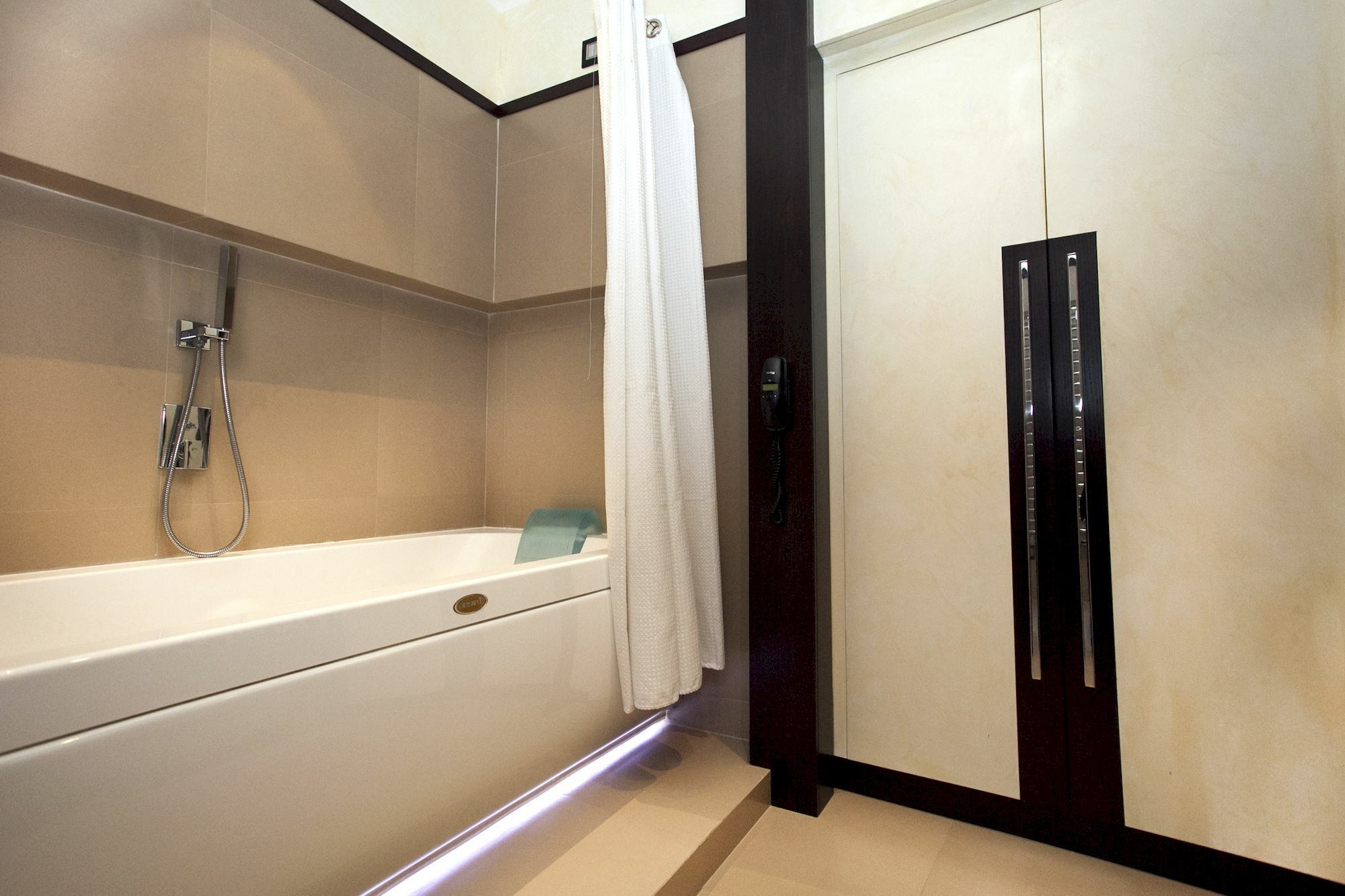 Les Fleurs Luxury House Pensión 3*